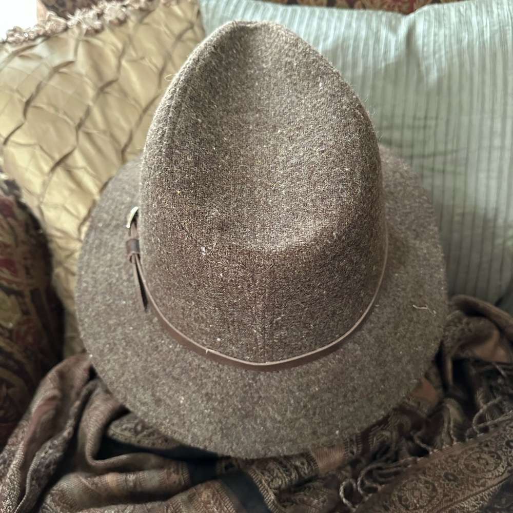 Vintage Stylish Hat - Picture 2 of 9